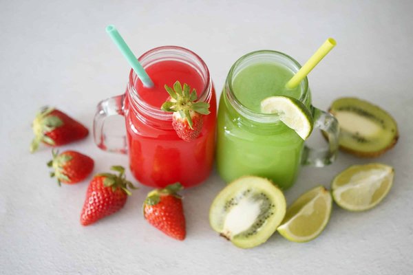 Quels sont les avantages des régimes de jus pour une détoxification rapide et une perte de poids efficace?