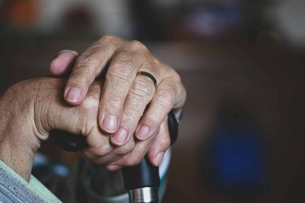 Quelles sont les meilleures techniques de gestion de la douleur chronique pour les seniors?